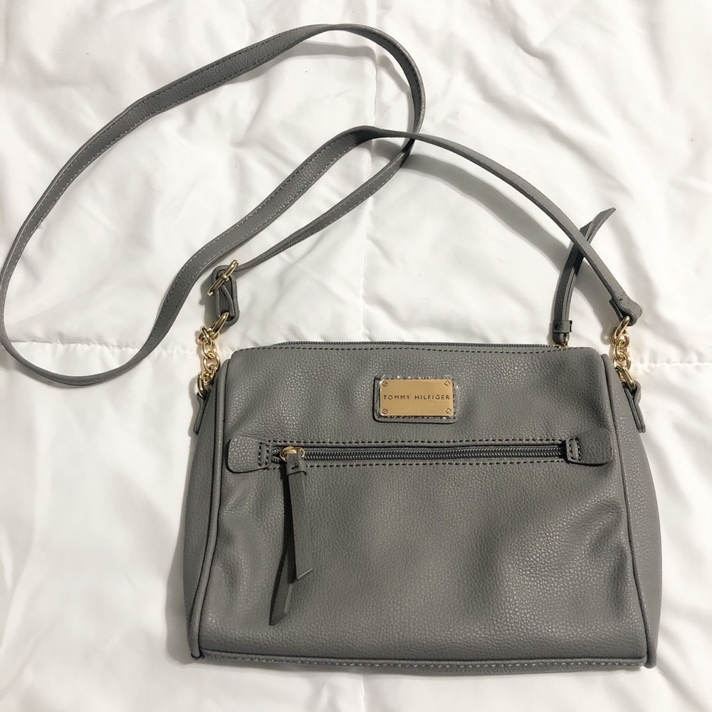 Tommy Hilfiger Gray Purse- excellent condition!